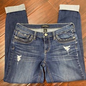 ☀️WHBM distressed ankle length jean size 2☀️